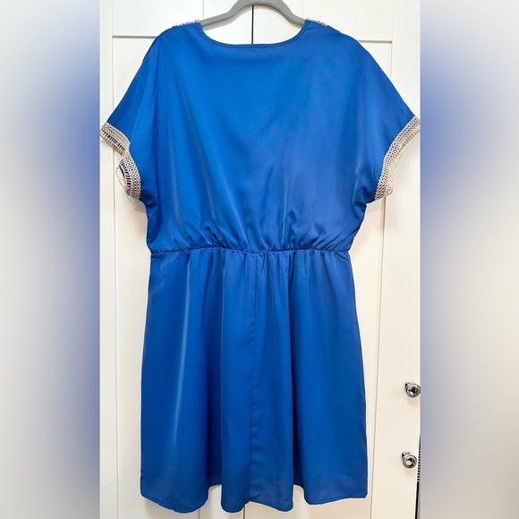 Blue & Tan Lace Edge V Neck Tie Waist Accent Dress Sz XL NEW! - Picture 2 of 6